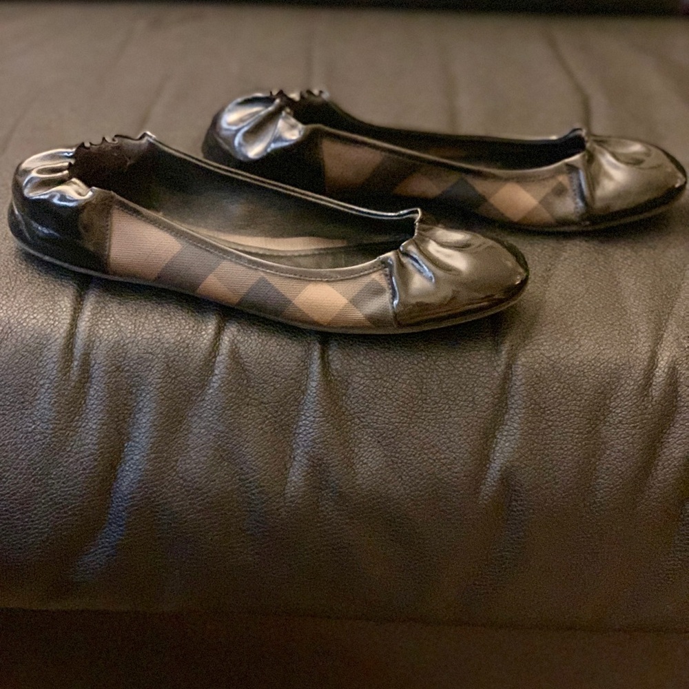 Burberry flat women’s shoes size 37.5